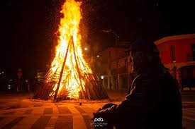 Chi tenìa lo pane murìo, chi tenìa lo fuoco campào”.